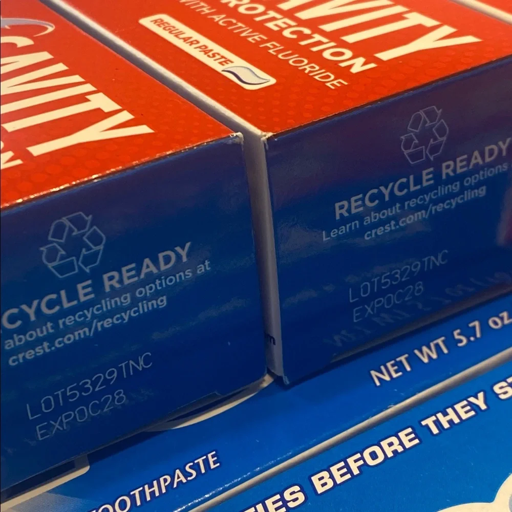 Lot of 10 CREST Cavity Protection Toothpaste ea 5.7 Oz - Picture 2 of 2